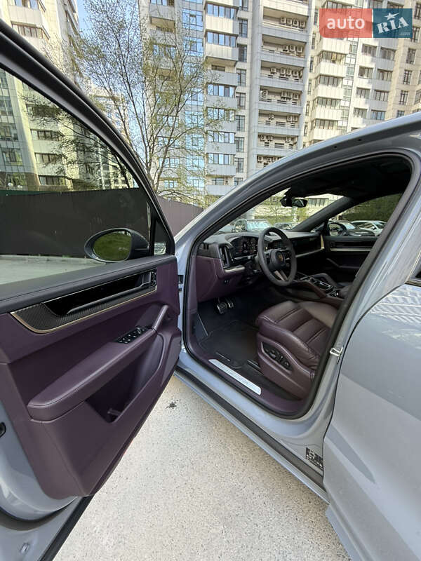 Позашляховик / Кросовер Porsche Cayenne Coupe 2023 в Києві фото 10 Позашляховик / Кросовер Porsche Cayenne Coupe 2023 в Києві