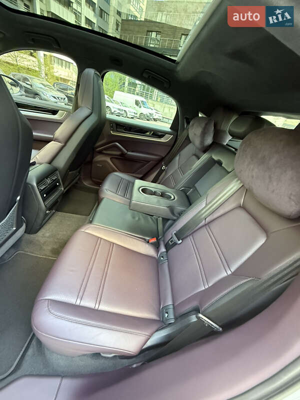 Позашляховик / Кросовер Porsche Cayenne Coupe 2023 в Києві фото 20 Позашляховик / Кросовер Porsche Cayenne Coupe 2023 в Києві