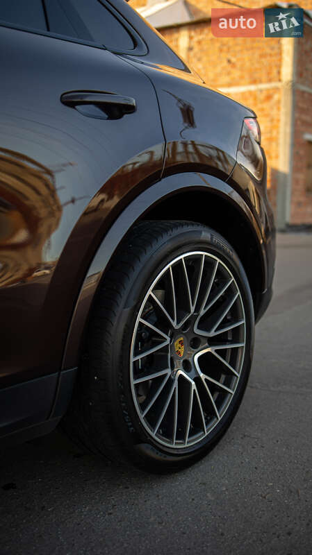 Позашляховик / Кросовер Porsche Cayenne Coupe 2019 в Чернівцях