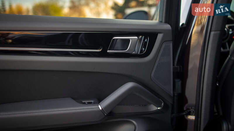 Позашляховик / Кросовер Porsche Cayenne Coupe 2019 в Чернівцях