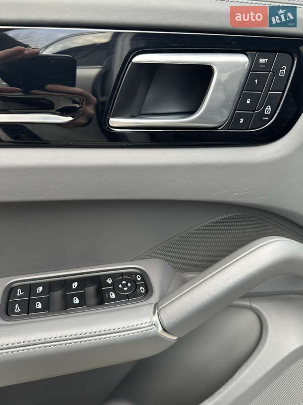 Позашляховик / Кросовер Porsche Cayenne Coupe 2022 в Києві