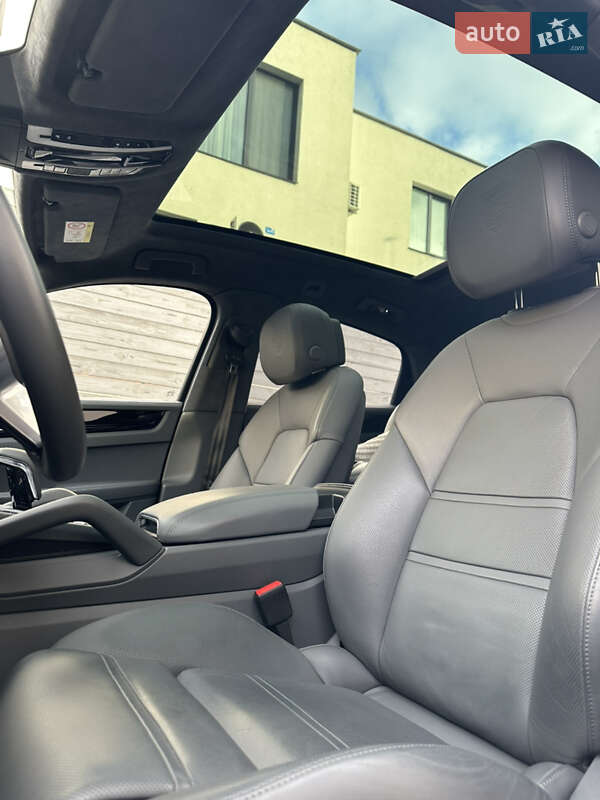 Позашляховик / Кросовер Porsche Cayenne Coupe 2022 в Києві