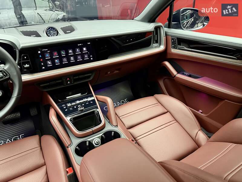 Внедорожник / Кроссовер Porsche Cayenne Coupe 2025 в Киеве фото 39 Внедорожник / Кроссовер Porsche Cayenne Coupe 2025 в Киеве