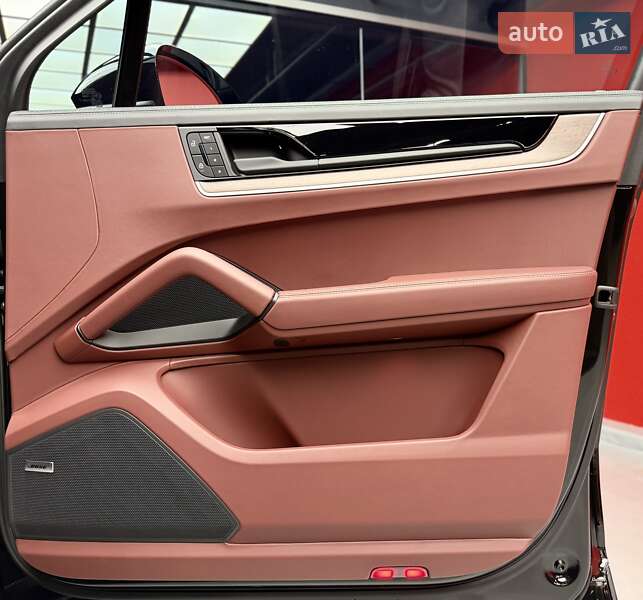 Внедорожник / Кроссовер Porsche Cayenne Coupe 2025 в Киеве фото 54 Внедорожник / Кроссовер Porsche Cayenne Coupe 2025 в Киеве