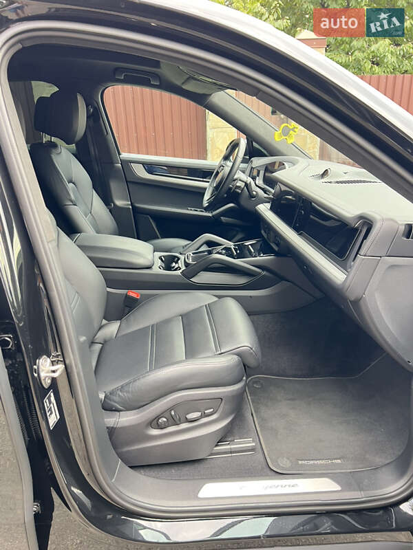 Внедорожник / Кроссовер Porsche Cayenne Coupe 2023 в Киеве фото 16 Внедорожник / Кроссовер Porsche Cayenne Coupe 2023 в Киеве