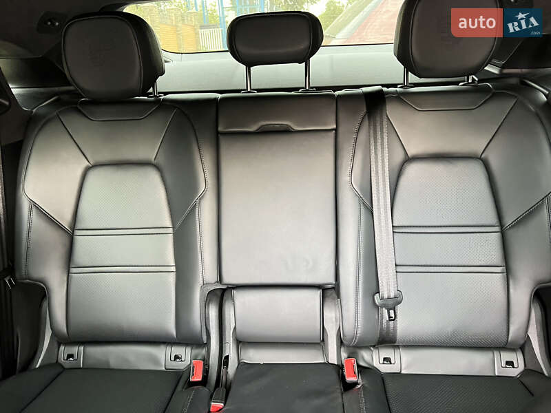 Внедорожник / Кроссовер Porsche Cayenne Coupe 2023 в Киеве фото 34 Внедорожник / Кроссовер Porsche Cayenne Coupe 2023 в Киеве