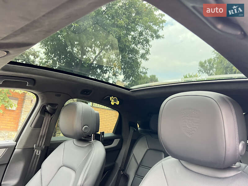 Внедорожник / Кроссовер Porsche Cayenne Coupe 2023 в Киеве фото 42 Внедорожник / Кроссовер Porsche Cayenne Coupe 2023 в Киеве