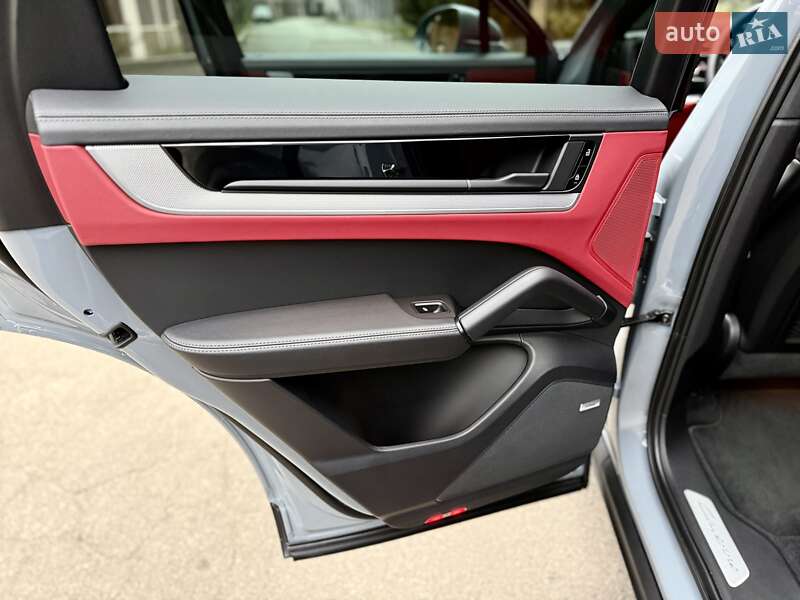 Внедорожник / Кроссовер Porsche Cayenne Coupe 2024 в Киеве фото 56 Внедорожник / Кроссовер Porsche Cayenne Coupe 2024 в Киеве