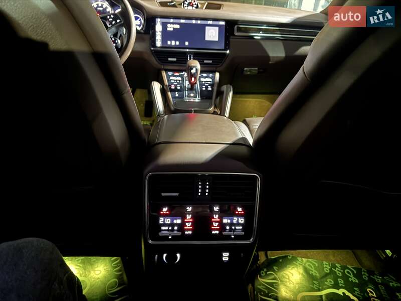 Внедорожник / Кроссовер Porsche Cayenne Coupe 2020 в Тернополе