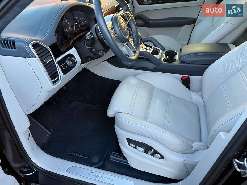 Внедорожник / Кроссовер Porsche Cayenne Coupe 2020 в Киеве