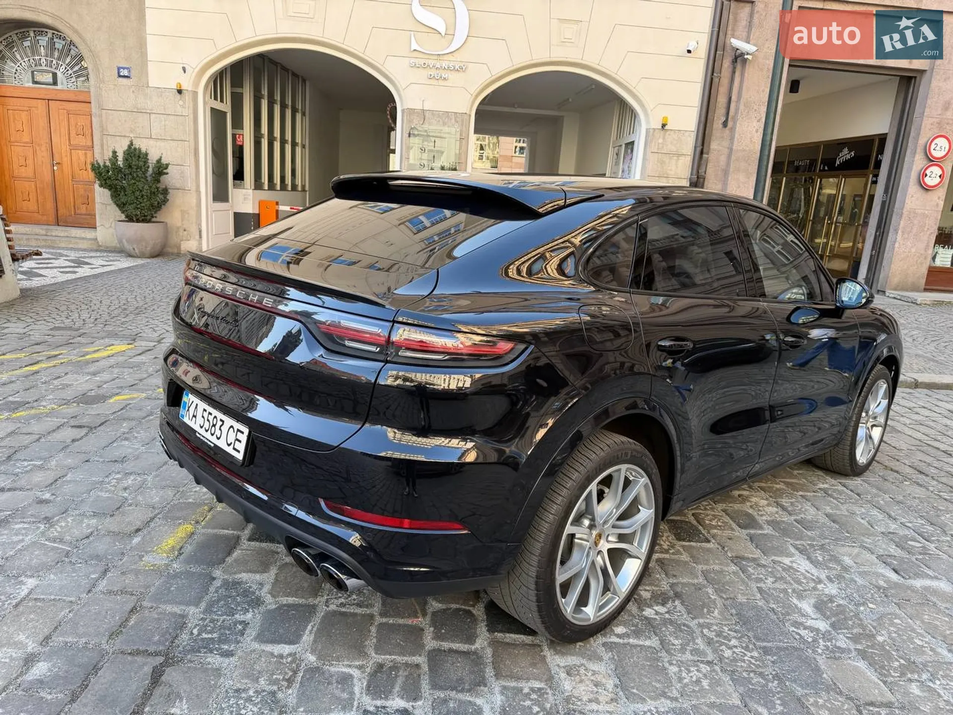 2020 Porsche Cayenne Coupe - мініатюра 4