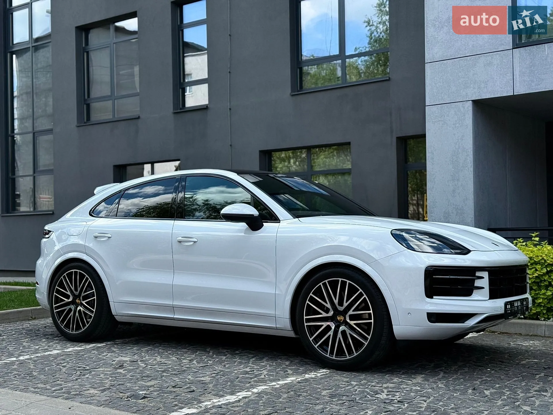 2024 Porsche Cayenne Coupe - мініатюра 10