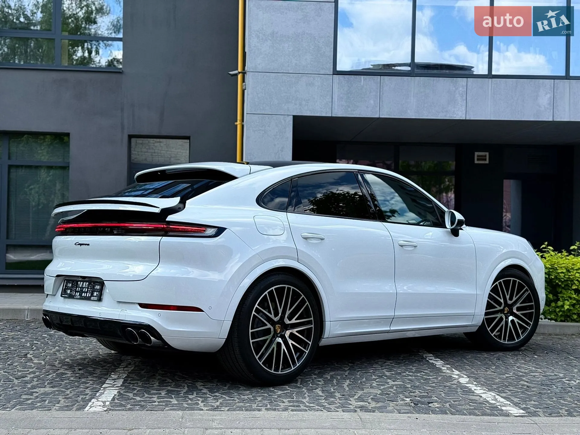 2024 Porsche Cayenne Coupe - мініатюра 17