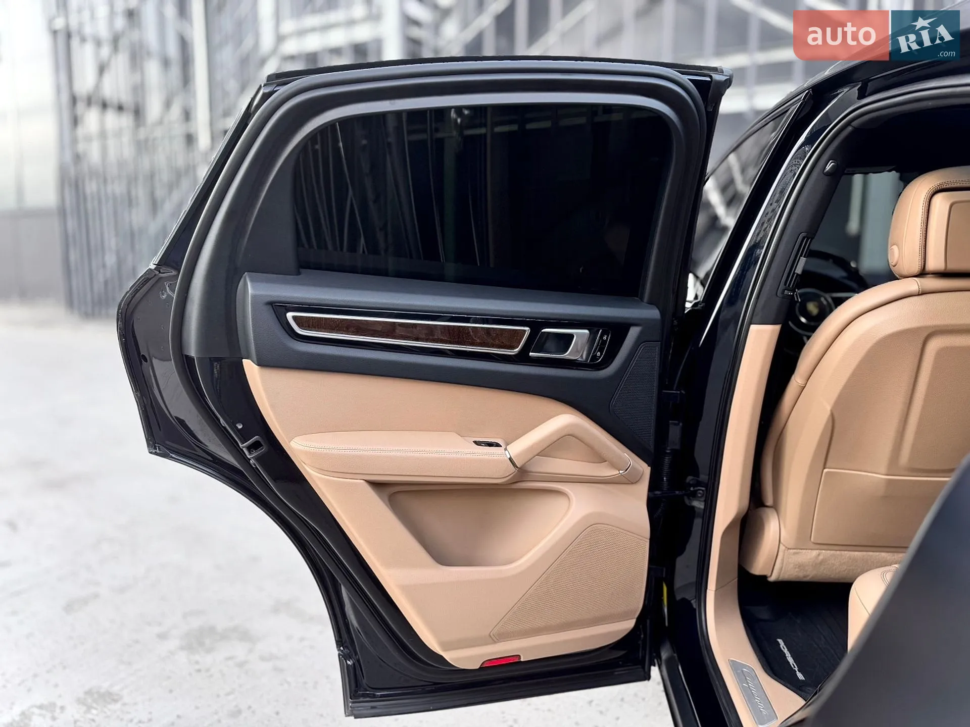 2019 Porsche Cayenne Coupe - мініатюра 38