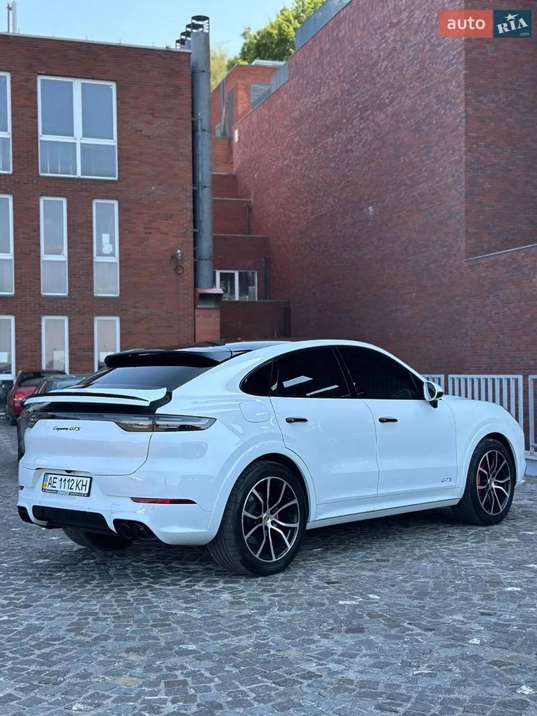 2020 Porsche Cayenne Coupe - мініатюра 8