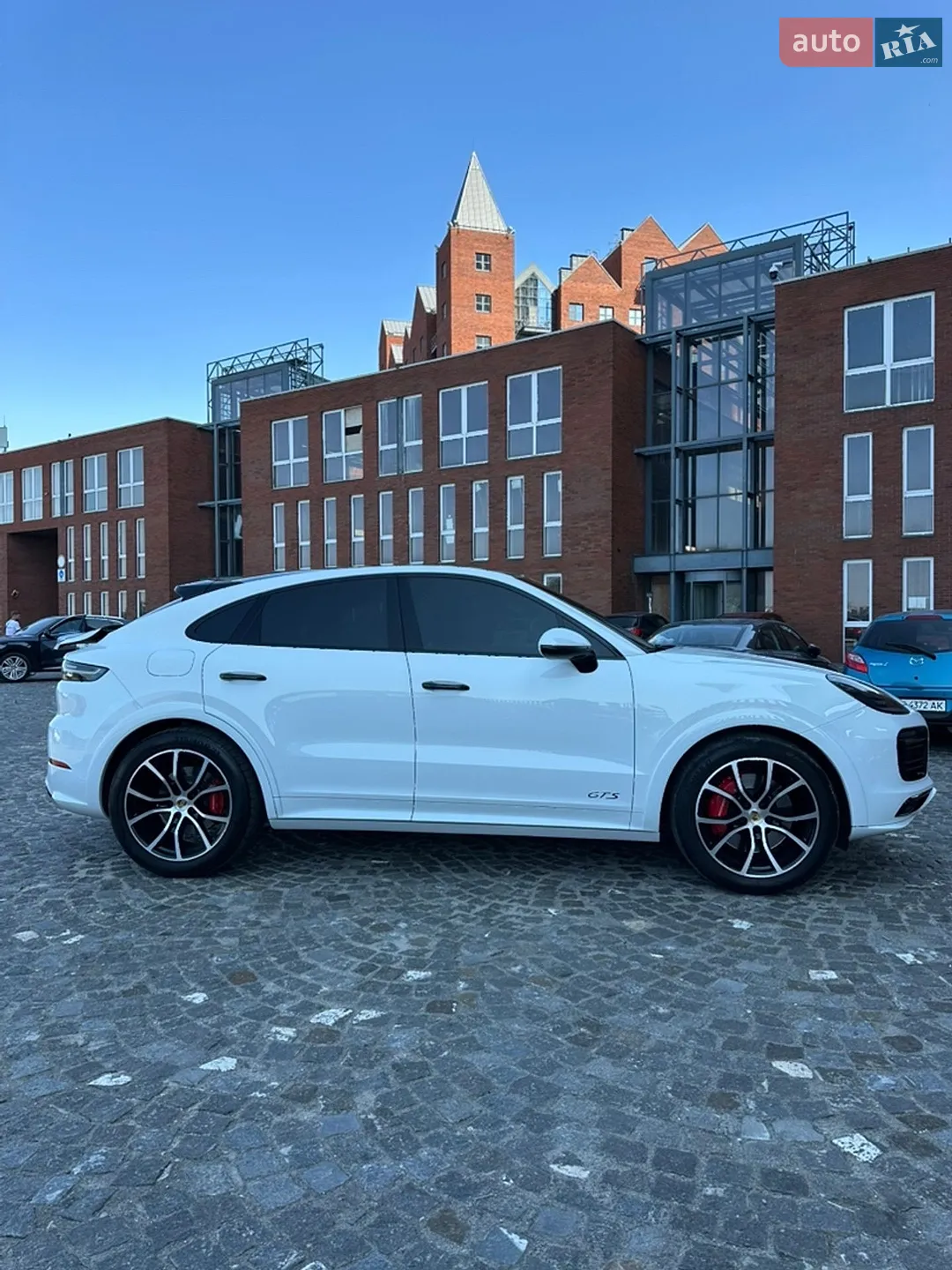 2020 Porsche Cayenne Coupe - мініатюра 10