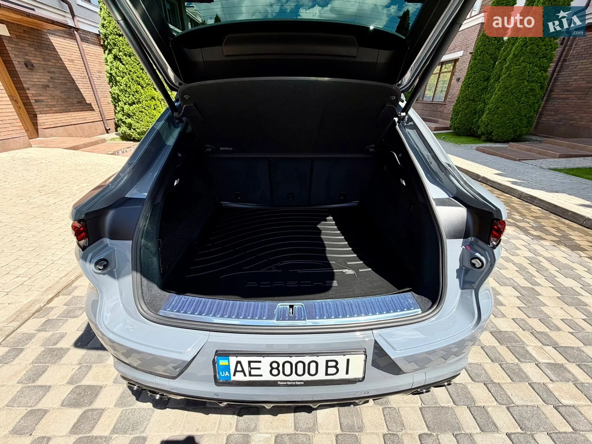 2023 Porsche Cayenne Coupe - мініатюра 16