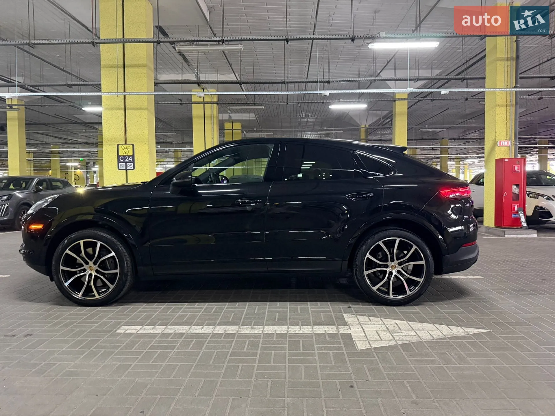 2022 Porsche Cayenne Coupe - мініатюра 7