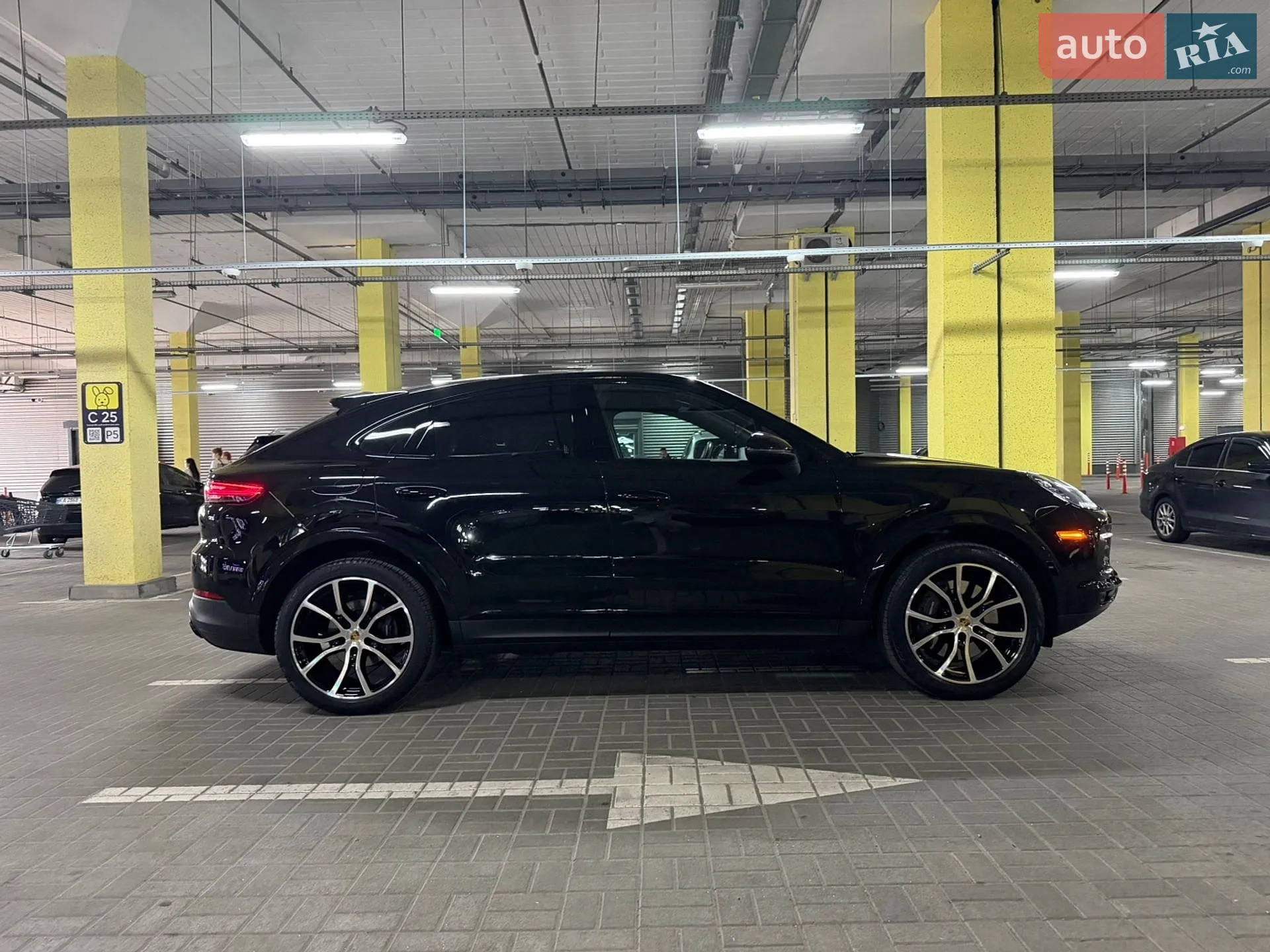 2022 Porsche Cayenne Coupe - мініатюра 13