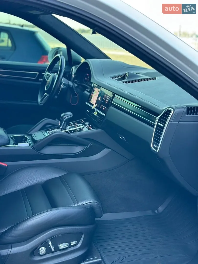 2020 Porsche Cayenne Coupe - мініатюра 16