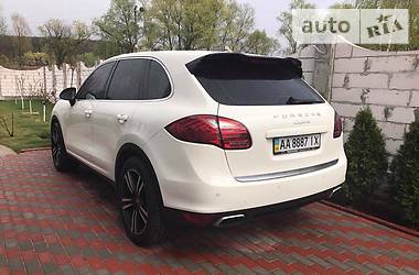 Позашляховик / Кросовер Porsche Cayenne 2011 в 