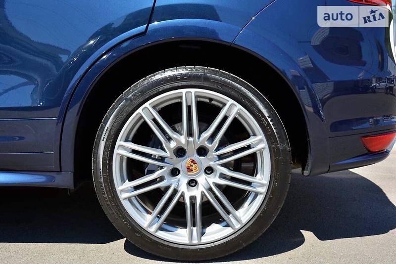 Позашляховик / Кросовер Porsche Cayenne 2013 в Одесі