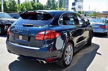 Позашляховик / Кросовер Porsche Cayenne 2013 в 