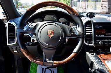 Позашляховик / Кросовер Porsche Cayenne 2013 в 