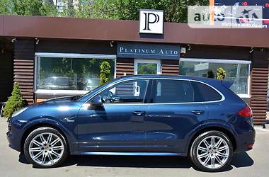 Позашляховик / Кросовер Porsche Cayenne 2013 в 
