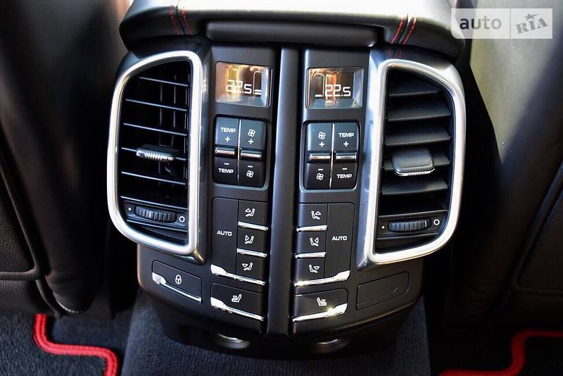 Позашляховик / Кросовер Porsche Cayenne 2013 в Одесі