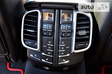 Позашляховик / Кросовер Porsche Cayenne 2013 в 