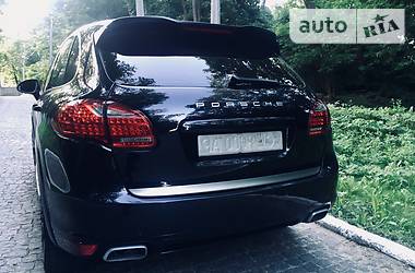  Porsche Cayenne 2011 в Черновцах