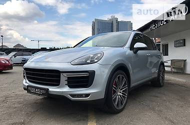 Позашляховик / Кросовер Porsche Cayenne 2015 в Києві