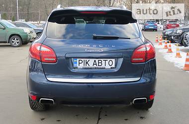 Внедорожник / Кроссовер Porsche Cayenne 2011 в Киеве