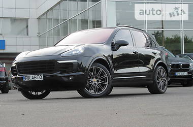 Внедорожник / Кроссовер Porsche Cayenne 2015 в Киеве