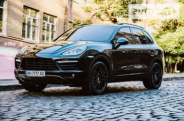 Внедорожник / Кроссовер Porsche Cayenne 2010 в Одессе