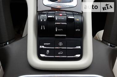 Внедорожник / Кроссовер Porsche Cayenne 2011 в 