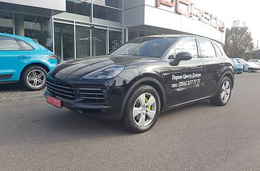 Внедорожник / Кроссовер Porsche Cayenne 2018 в 