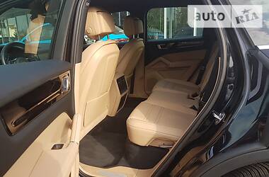 Внедорожник / Кроссовер Porsche Cayenne 2018 в 