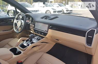Внедорожник / Кроссовер Porsche Cayenne 2018 в 