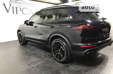 Внедорожник / Кроссовер Porsche Cayenne 2017 в 