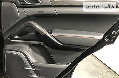 Внедорожник / Кроссовер Porsche Cayenne 2017 в 