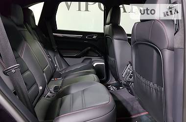 Внедорожник / Кроссовер Porsche Cayenne 2017 в 
