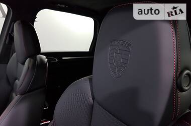 Внедорожник / Кроссовер Porsche Cayenne 2017 в 