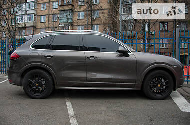 Внедорожник / Кроссовер Porsche Cayenne 2010 в 