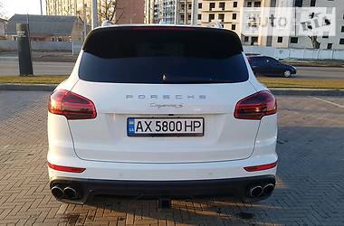 Внедорожник / Кроссовер Porsche Cayenne 2014 в 
