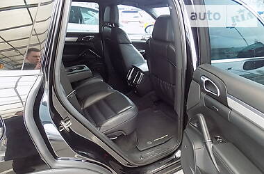 Позашляховик / Кросовер Porsche Cayenne 2010 в 