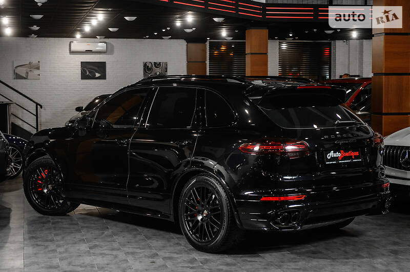 Позашляховик / Кросовер Porsche Cayenne 2017 в Одесі