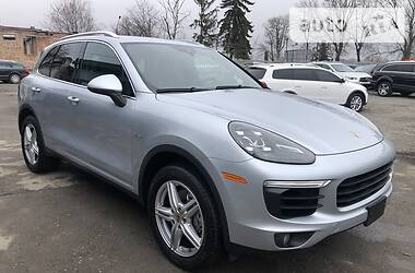 Внедорожник / Кроссовер Porsche Cayenne 2015 в 