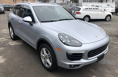 Внедорожник / Кроссовер Porsche Cayenne 2015 в 